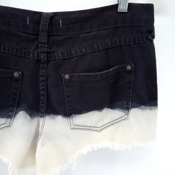 Free People Bleached Black White Shorts Raw Hem 100% Cotton W 26 Boho Cut Off - Picture 9 of 12